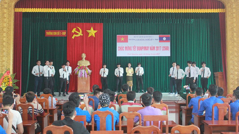 Tổ chức Tết Bunpimay cho sinh viên Lào 05