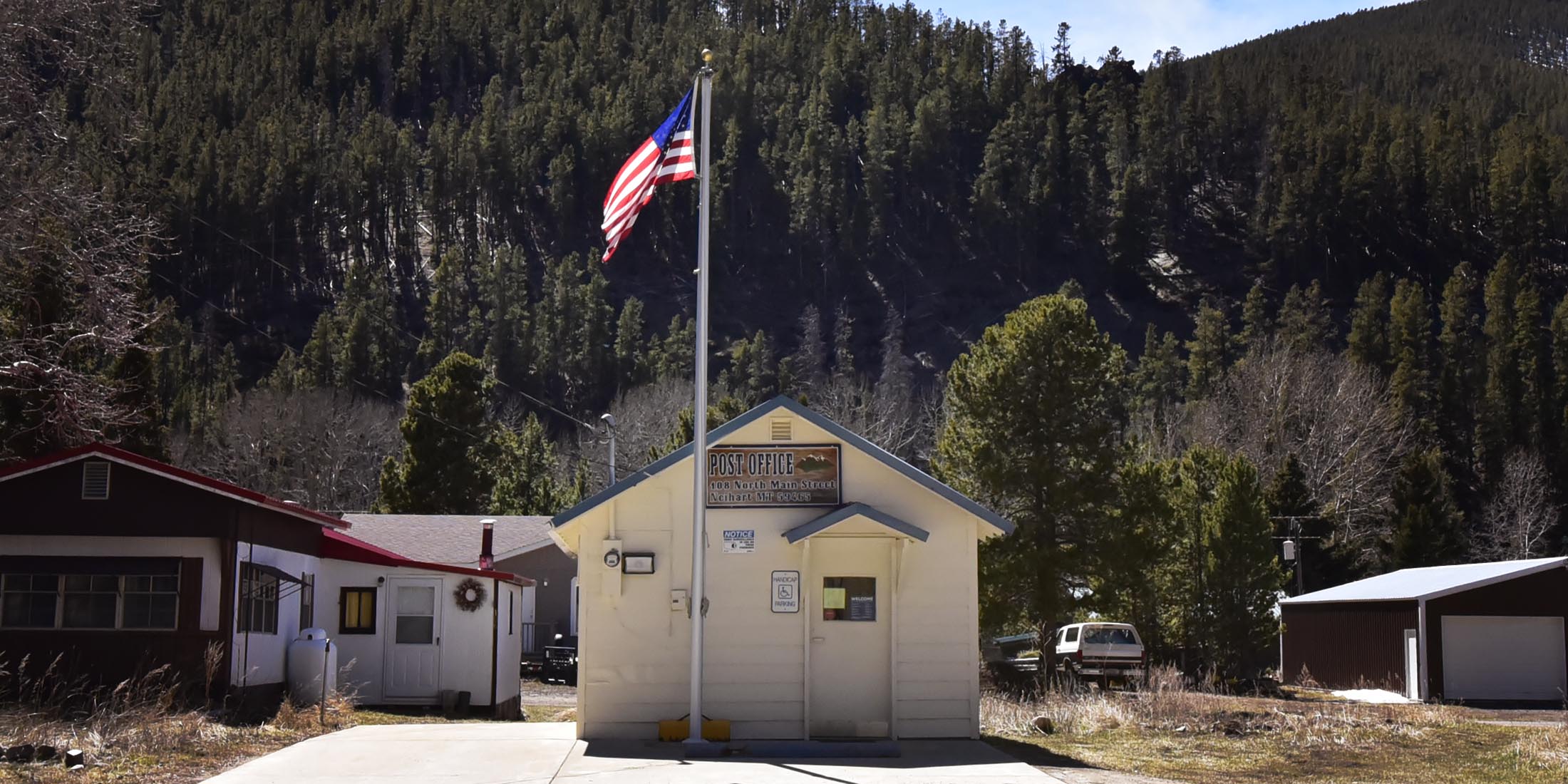 Need to send a souvenir home? Find all post offices in the Little Belt Mountains right here. 