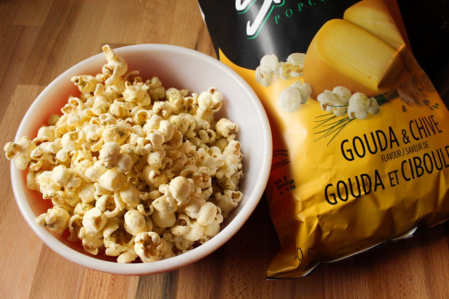 Product Review of Smartfood's Newest Flavour - Gouda & Chive Popcorn