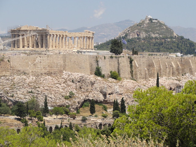 Viajar a Grecia en tiempos revueltos. - Blogs de Grecia - ATENAS. MUSEO ARQUEOLÓGICO, MONASTIRAKI, COLINAS FILOPAPO Y LIKABETOS. (15)