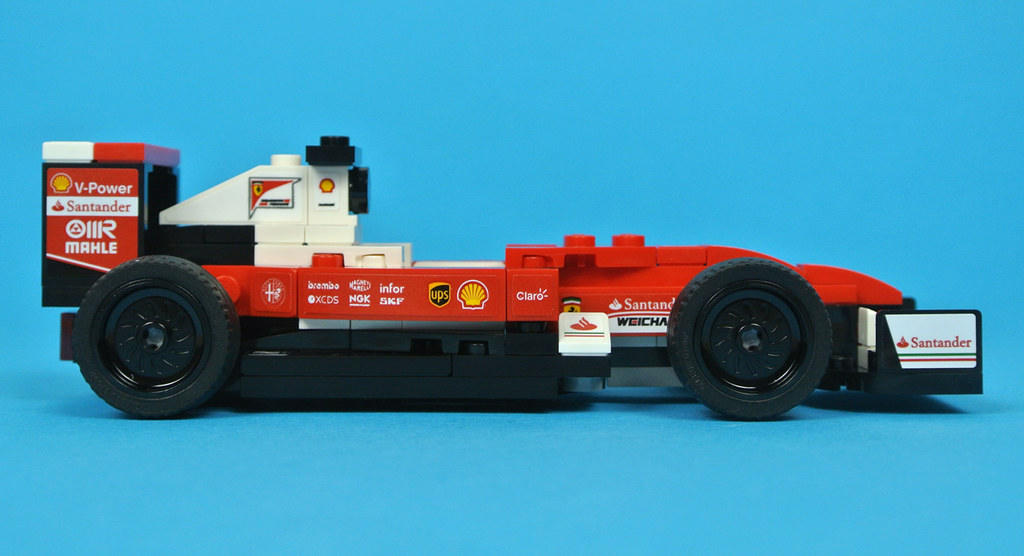 LEGO 75879 Scuderia Ferrari review | Brickset