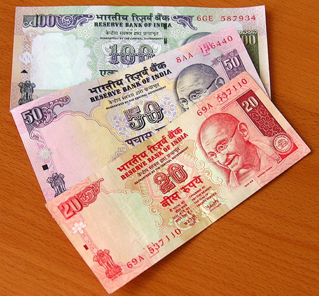 Обмен рупий на рубли. Валюта Гоа. Рупии из Гоа.