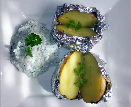 Backofen-Kartoffeln mit Kräuterquark