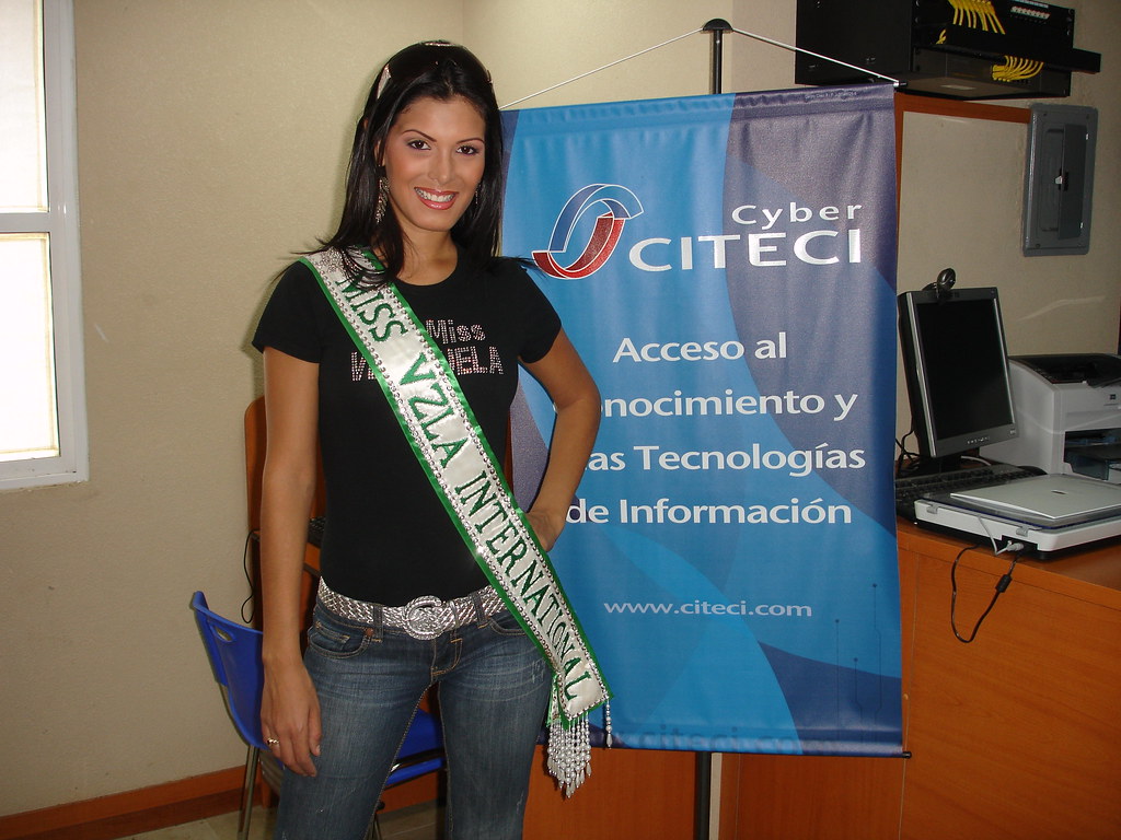dayana colmenares, miss venezuela internacional 2007. - Página 5 2791849720_75d8339ea9_b