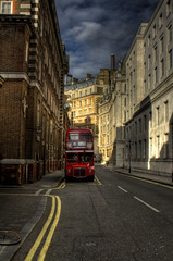 Red bus. Autobus rojo. | Solitario autobús en una calle de L… | Flickr