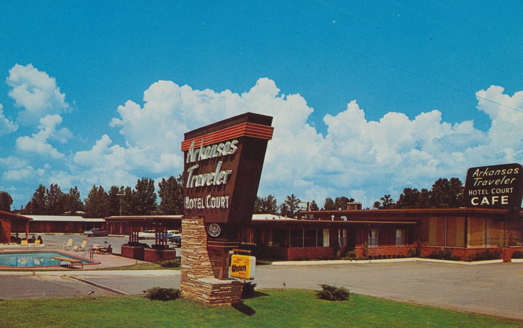 Arkansas Traveler Hotel Court - Little Rock, Arkansas