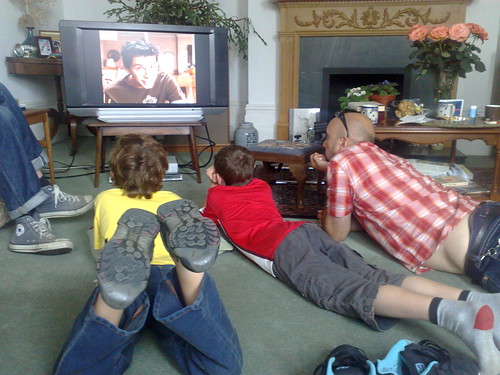 the kids watch tv | Ivan Pope | Flickr