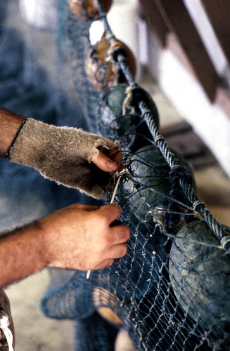 Rickey Doublerly knitting a fishing net: Jacksonville, Florida
