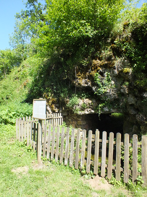 Capdenac - La fontaine Gauloise & La fontaine de César (Chemin des Fontaines)