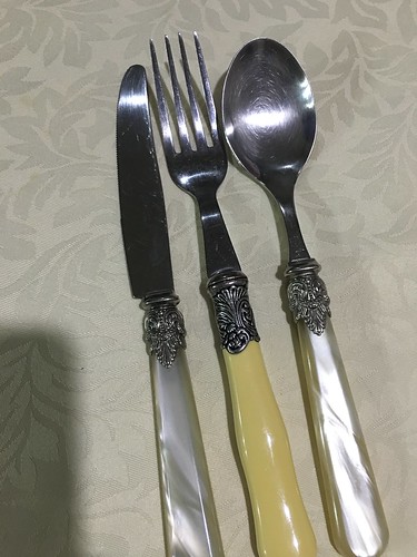 losing utensils