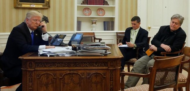 bannon_oval_office