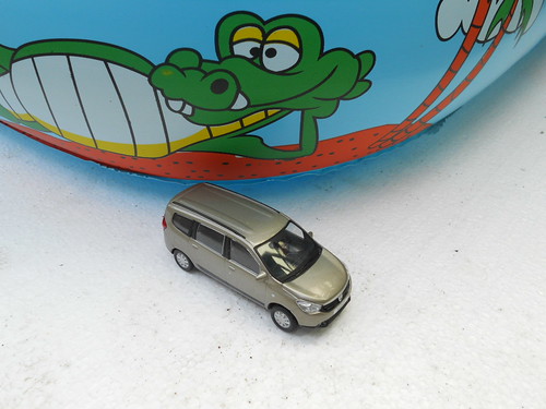 Dacia Lodgy (2012) - Keng Fai Toys5
