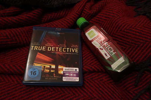 Aloe Vera Drink "Granatapfel + Cranberry" zur letzten Folge der 2. Staffel der Serie „True Detective“