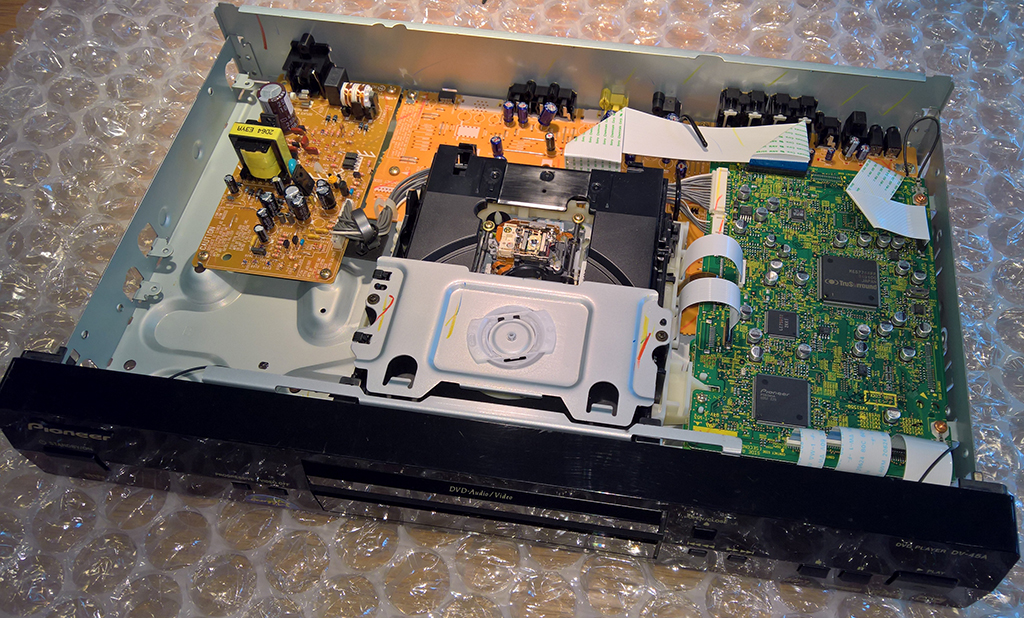 Replacing the Drive in an Ayre C-5xe MP | The Audio Standard