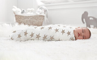 This is a great list of 11 of the best swaddle blankets for babies. There are traditional swaddles, wrap swaddles, and zipper swaddles, so there's really something for every baby! A great list to check out if you are trying to find the perfect swaddle blanket for your baby!