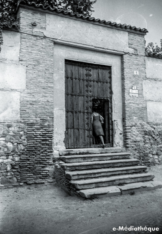 Sinagoga de Santa María la Blanca en Toledo en agosto de 1965. Fotografía de Jacques Revault © e-Médiathèque | Médiathèque SHS de la Maison méditerranéenne des sciences de l'homme