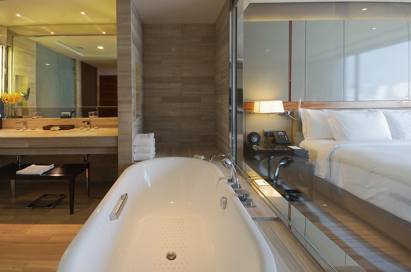 bathtub - hilton sukhumvit bangkok