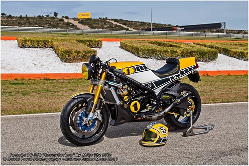 Yamaha RD 350 "Crazy Carbon" - By Mike The Bike