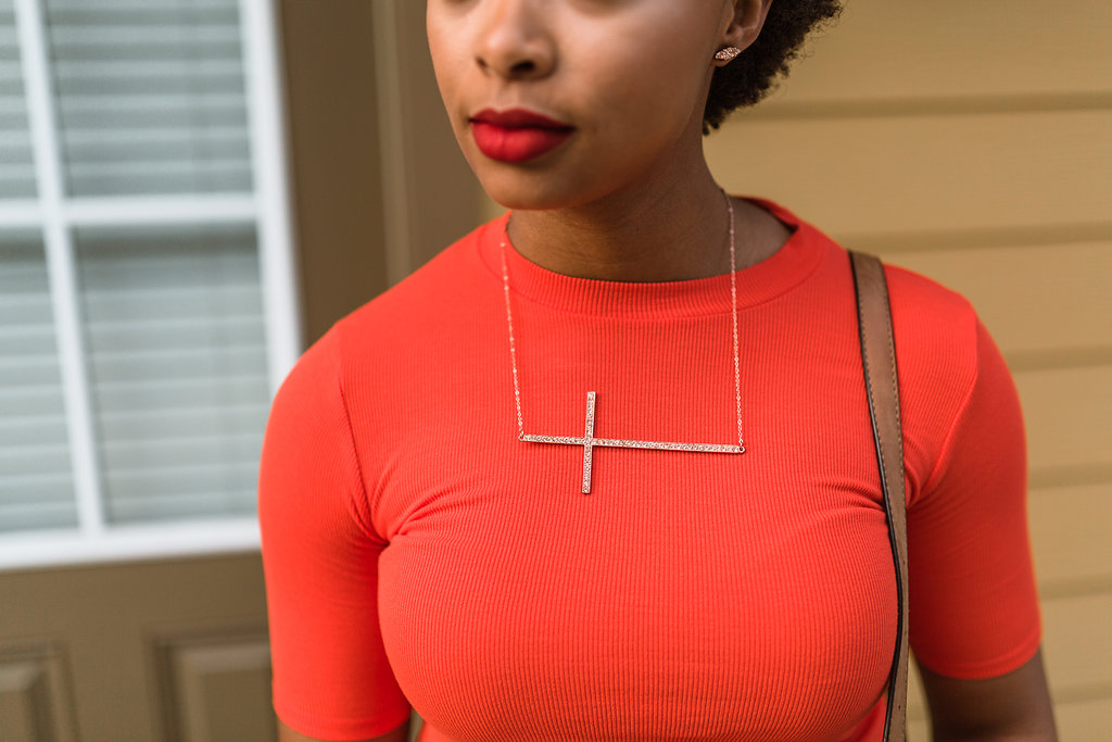 how to wear a cross necklace