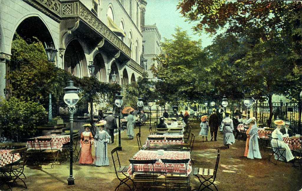 Restaurants et terrasses arborées à Breslau/Wroclaw vers 1900.