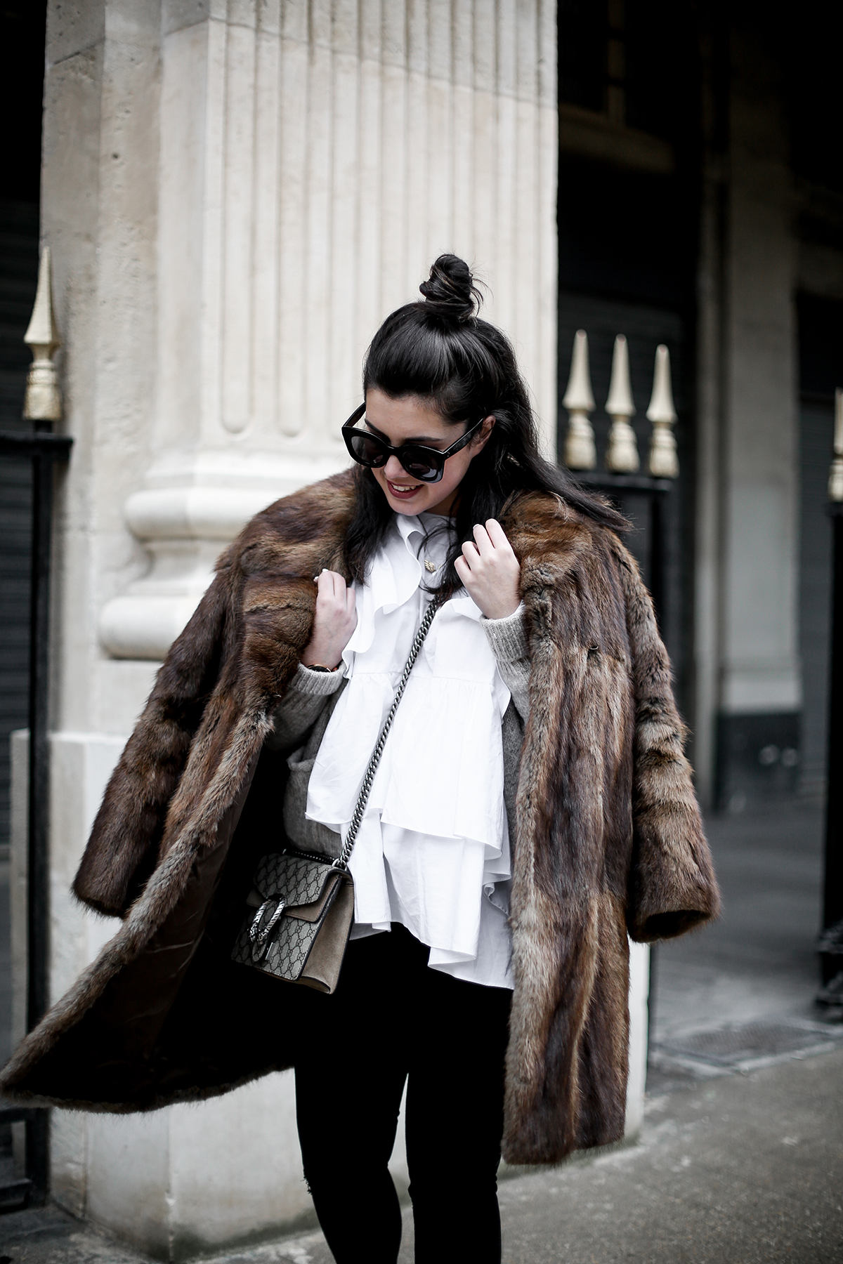 golden goose deluxe brand sneakers fur coat vintage streetstyle paris 2017-11