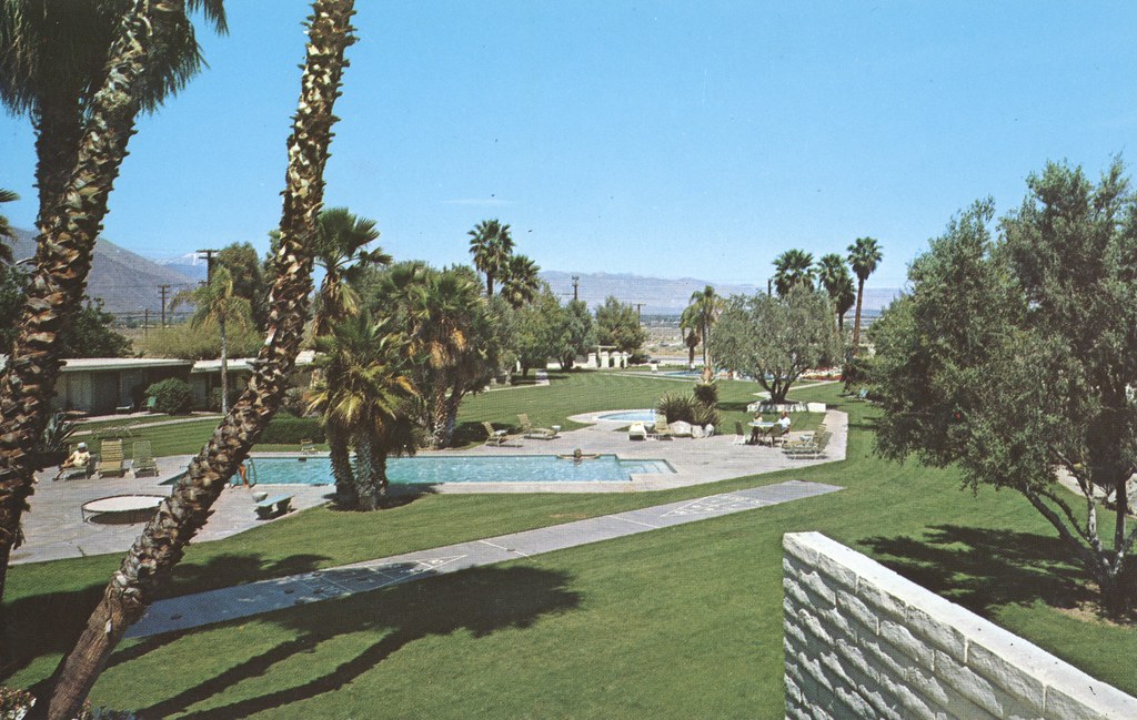 Desert Isle Hotel - Palm Springs, California