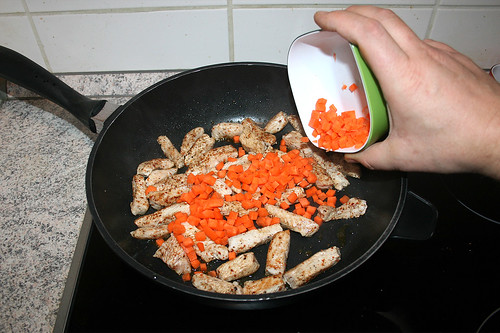 27 - Möhrenwürfel hinzufügen / Add diced carrot