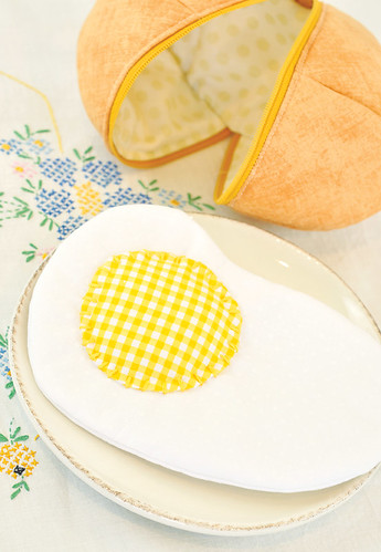 Fried Egg pattern from Hopeful Hatchlings! From Lessons from Argentina: Q&A with a Pattern Designer