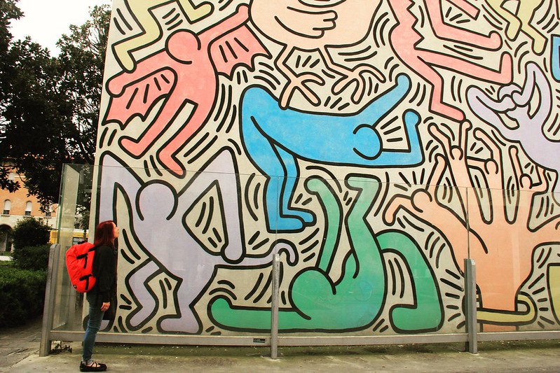 Gazing up at Keith Haring's Tuttomondo, Pisa
