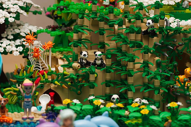 [MOC] gigantesque : univers parallèle, tous les lego Girly font la fête chez Lego Elves 33757509756_bb908bc16c_c