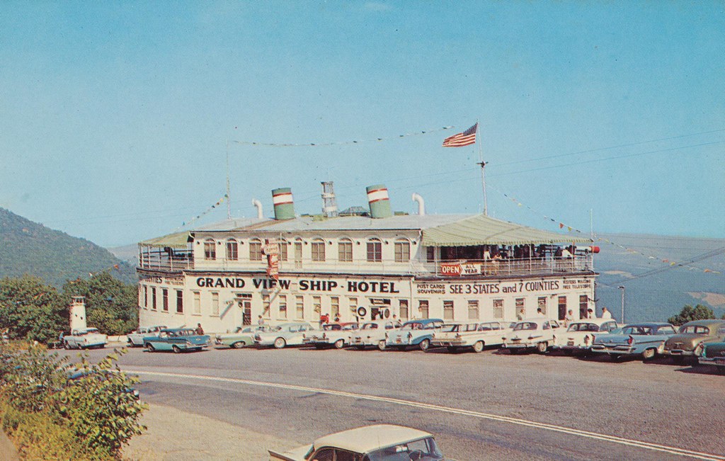 Grand View Ship Hotel - Bedford, Pennsylvania