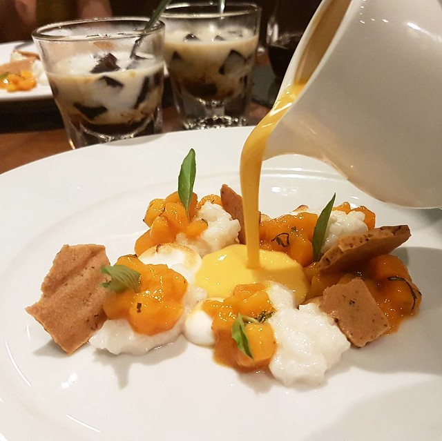 Dinner tasting menu with coffee pairings inspired by the abundance of local produce and fresh catch that Sabah has to offer. A collaboration between @inchcoffee @adelphi_coffee Great effort by the team to create a interesting pairing of local produce and