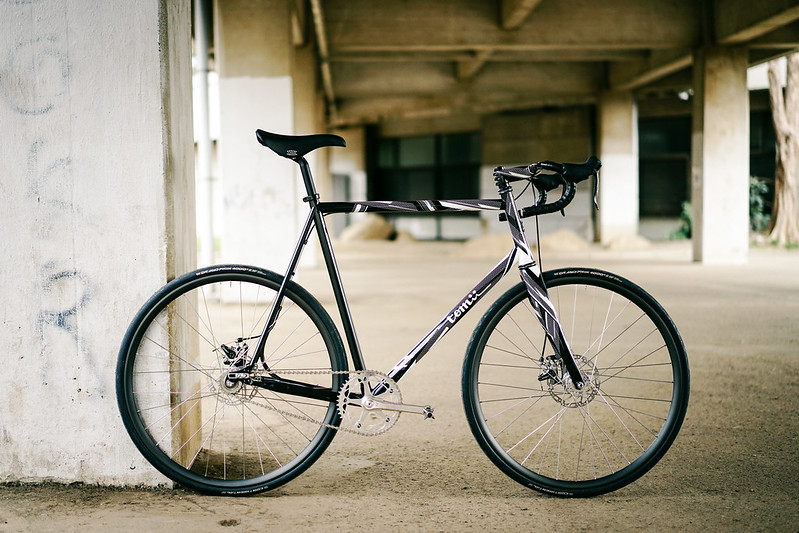 Chino's *TOMII CYCLES* disc track bike complete bike