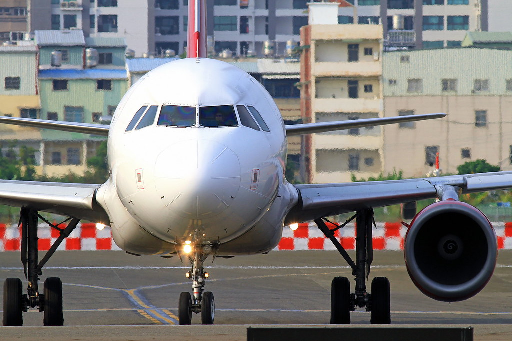 B-6341 Juneyao Airlines Airbus A320-214