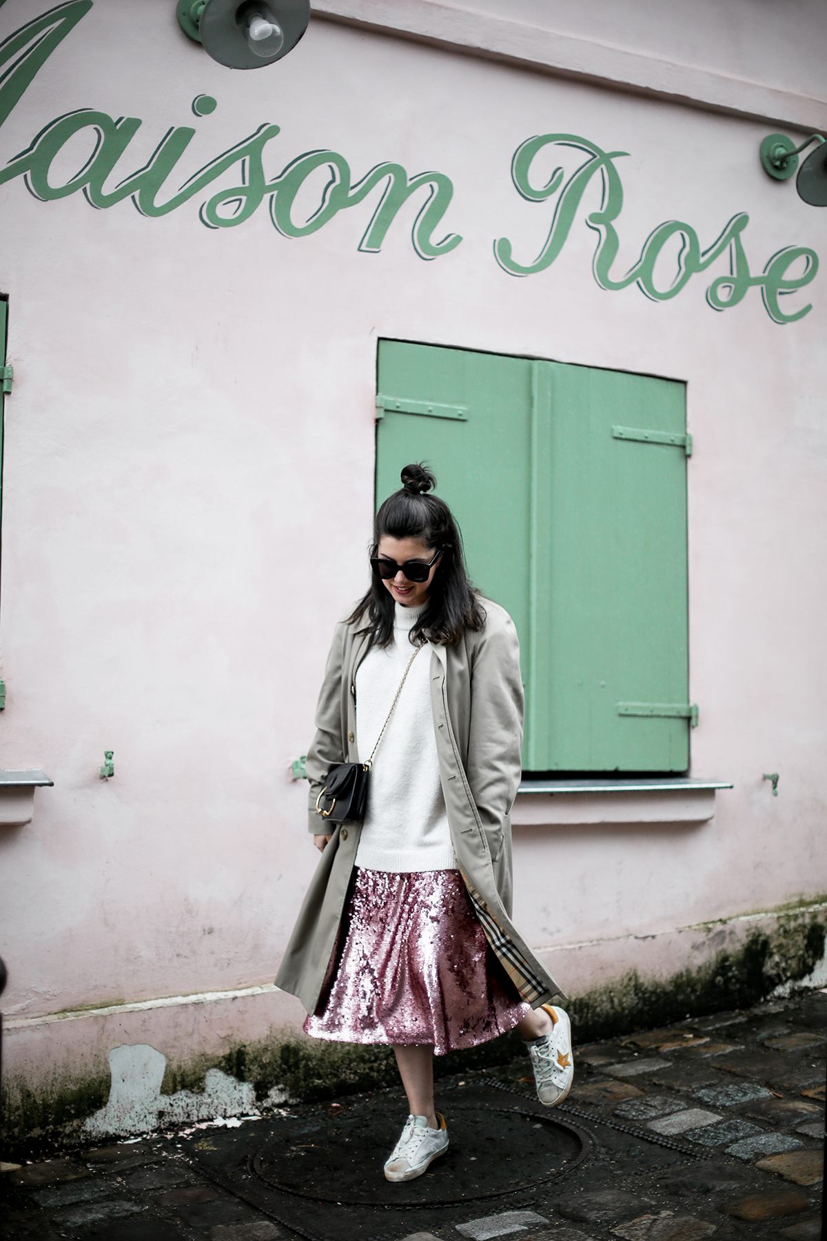 pink-sequin-skirt-hm-golden-goose-sneakers-vintage-burberry-trench-streetstyle6