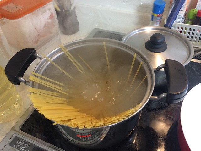 pasta with "HUKINOTOU"