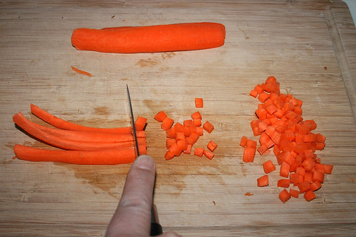 16 - Möhre würfeln / Dice carrot