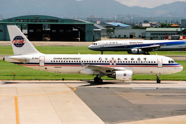 China Northwest Airlines | Airbus A320-200 | B-2212 | Nagoya Komaki