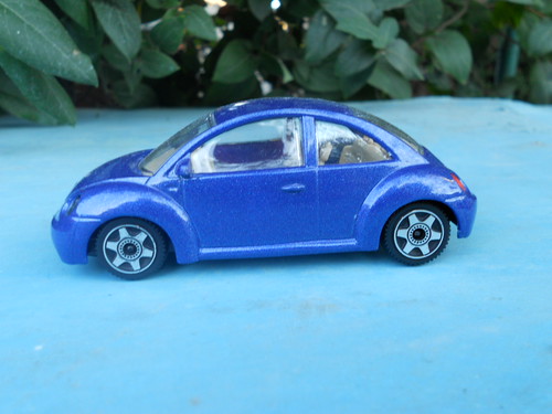 Volkswagen New Beetle - Bburago2