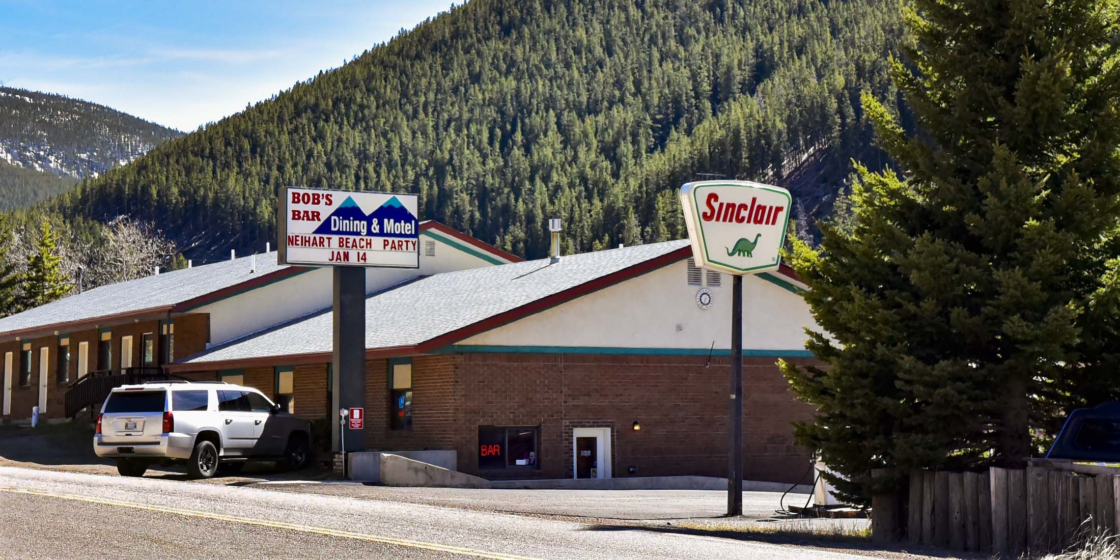 Bob's Bar has motel rooms, and also a restaurant with a full bar. Located in Neihart, Montana along Highway 89.