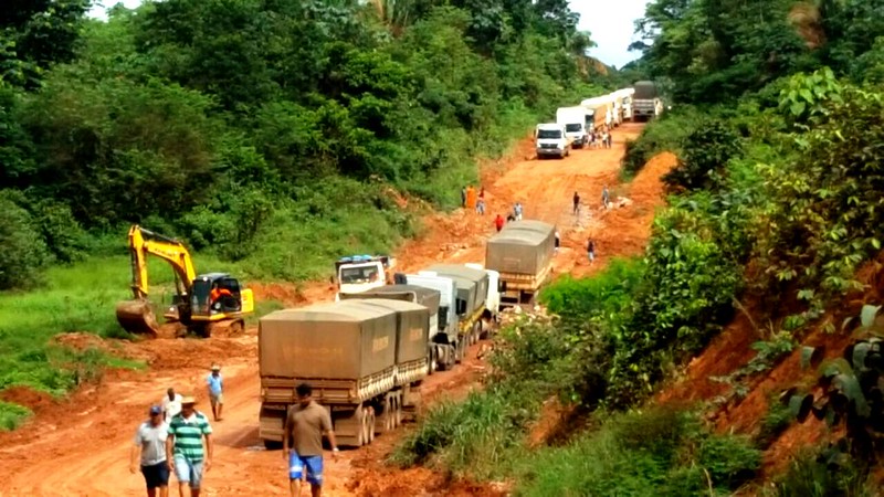 Atoleiros da BR-163 no Pará causam prejuízos de R$ 50 milhões às transportadoras, BR163 - atoleiro
