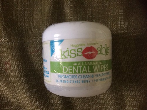 Kissable dental wipes for dogs