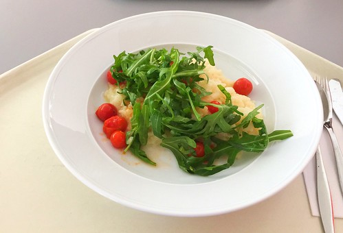 Aparagus risotto with cherry tomatoes & ruccola / Spargel-Risotto mit Kirschtomaten & Ruccola