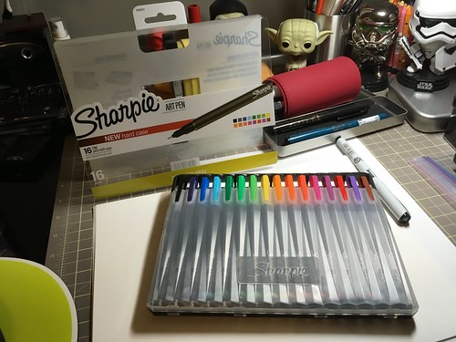 Art Supplies Reviews and Manga Cartoon Sketching: Quick Product Highlight: Sharpie  Art Marker Pen Set of 16 colors with Hard Case