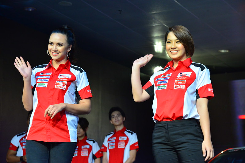 Darlings Diana Danielle And Janna Nick Greeting The Audience At The Launch Of The Tgr Racing Festival