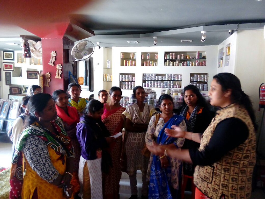 2017-2-16 India: Domestic workers' visit to the cooperative
