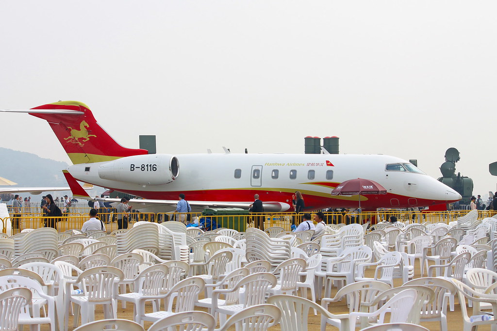 B-8116 Hanhwa Airlines  Bombardier Challenger 300 (BD-100-1A10)