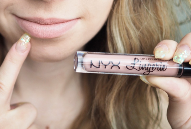 nyx-lip-lingerie-lace-detail-huulilla