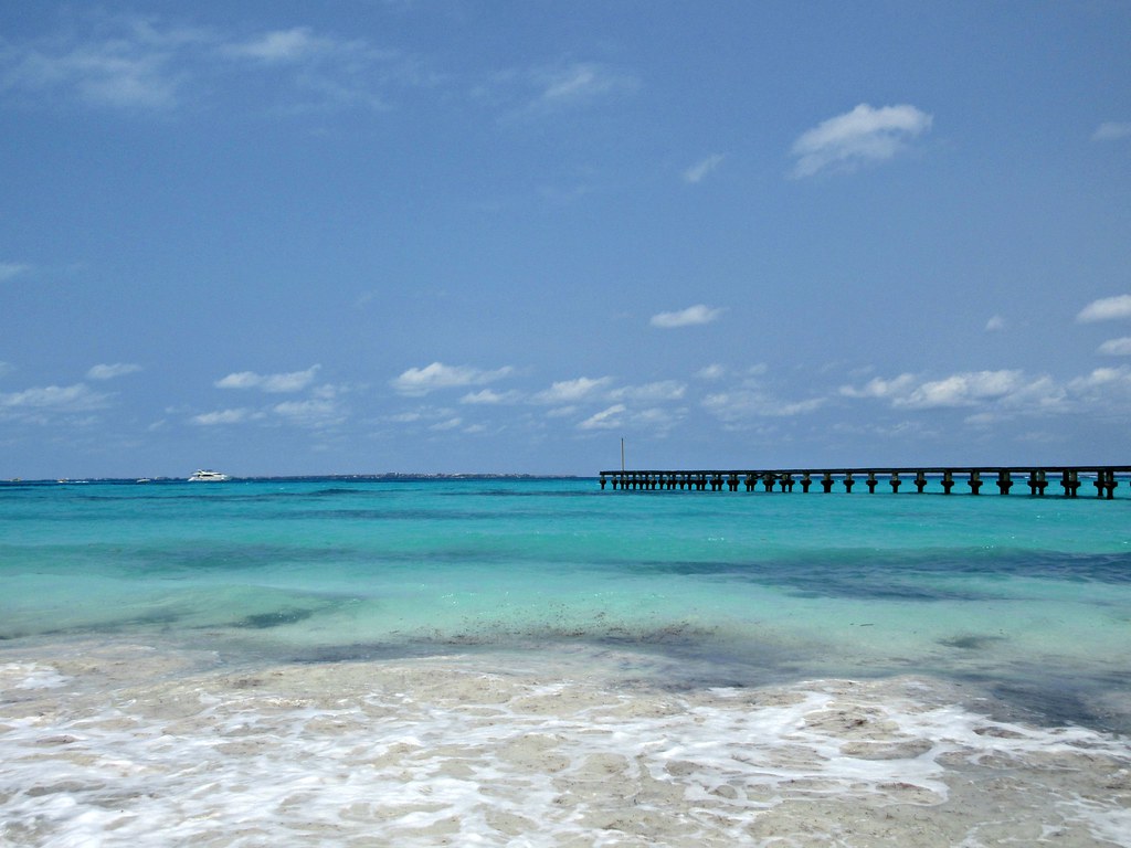 cancun-beach-pier