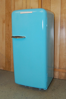 Vintage refrigerator | Vintage Kelvinator fridge with fresh ...